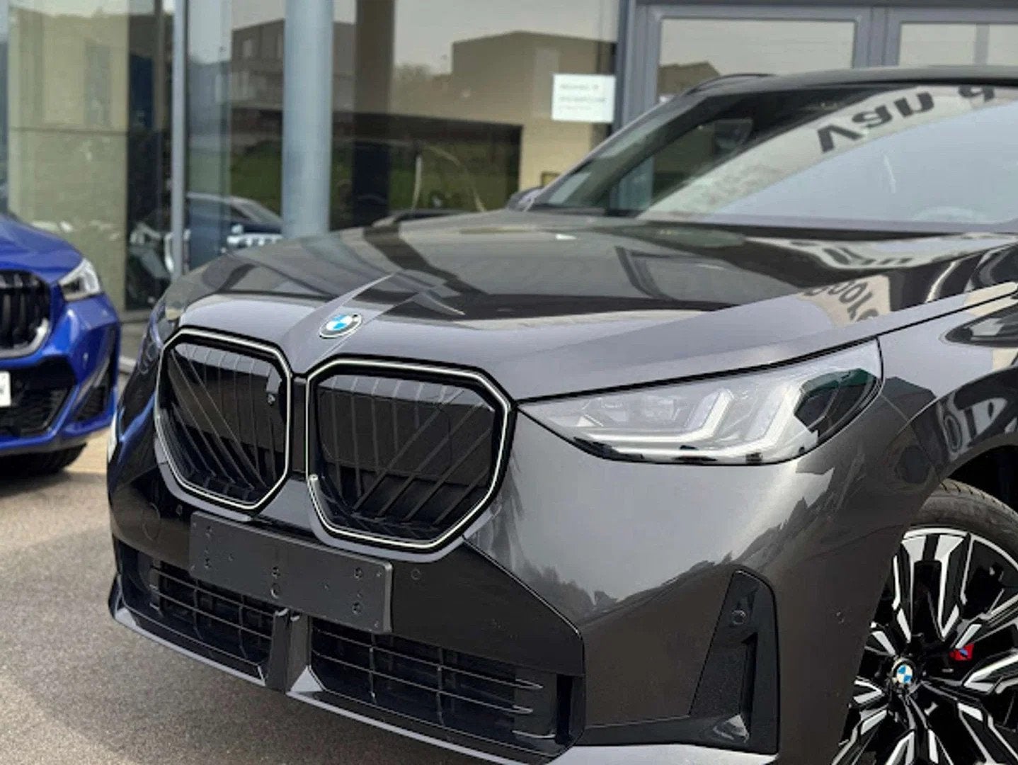 BMW X3 30e xDrive M Sport Pro / PANO / TRKHK / 360 / HUD, Auto's, BMW, Automaat, Zwart, 4 cilinders, Leder