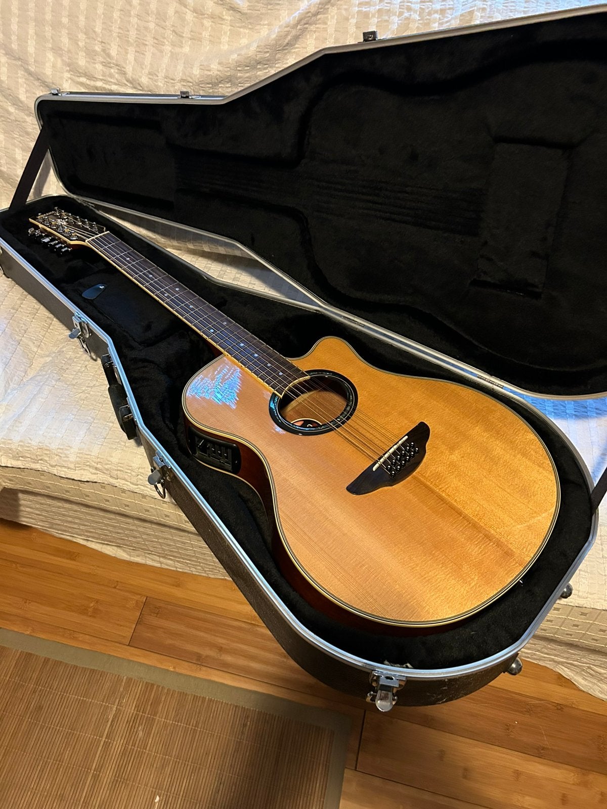 Guitare Yamaha 12 chordes - comme neuve, Musique & Instruments, Instruments à corde | Guitares | Acoustiques, Enlèvement, Comme neuf