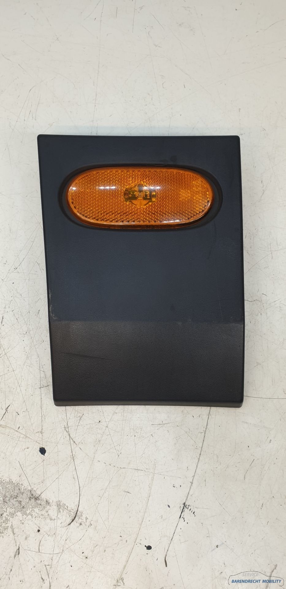 Moulure de pare-chocs avant droit Sprinter W906 9066901282 F, Mercedes-Benz AG, Utilisé, Mercedesstrasse 120
70372  Stuttgart, DE