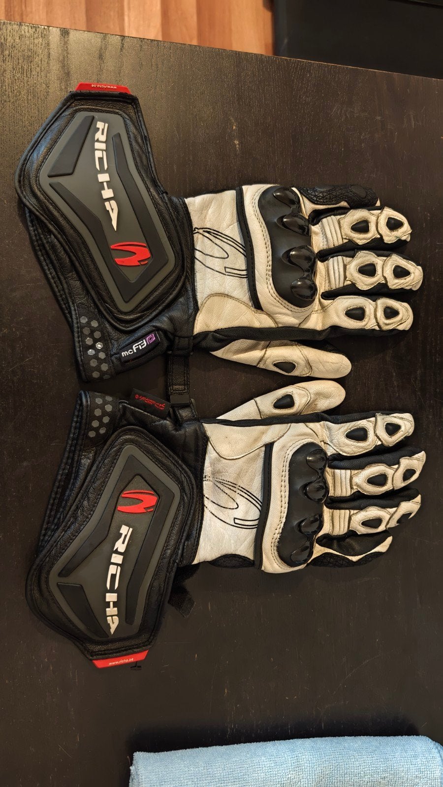 Motorhandschoenen Richa, Motoren, Ophalen