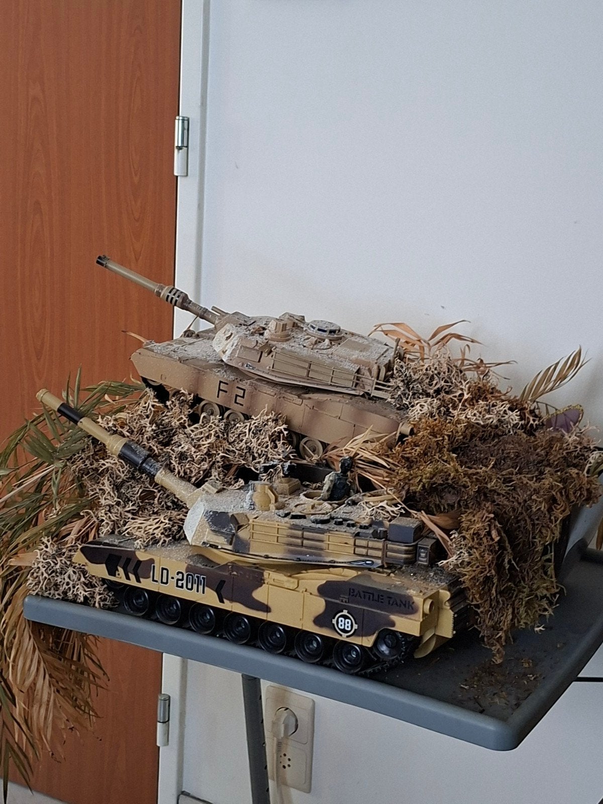 2 tanks op IR, Hobby en Vrije tijd, Modelbouw | Overige, Ophalen of Verzenden