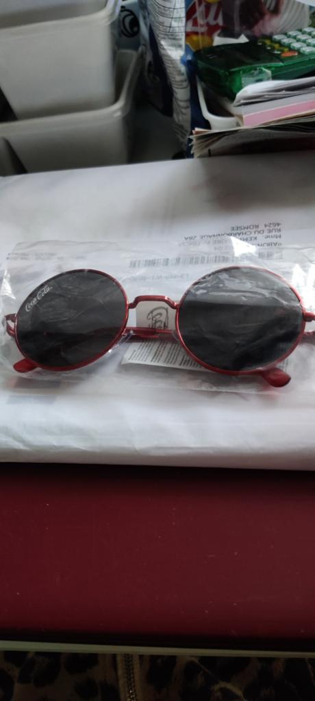 Lunettes de soleil vintage Coca-Cola, Enlèvement