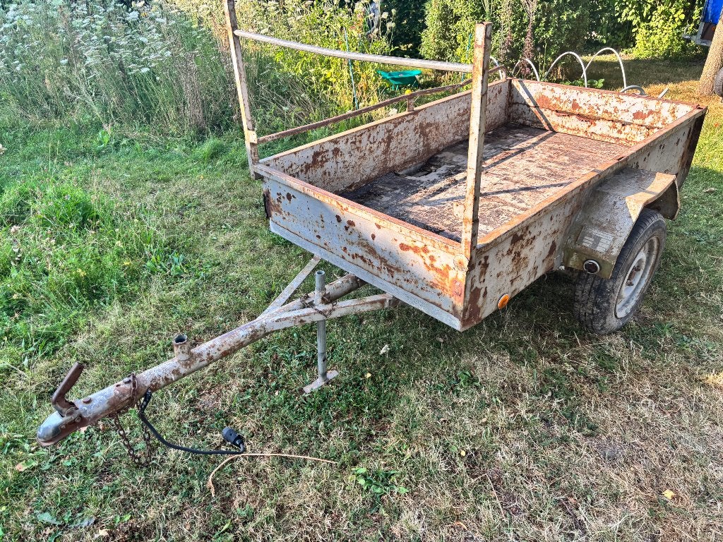 Oude aanhangwagen, Ophalen, Gebruikt