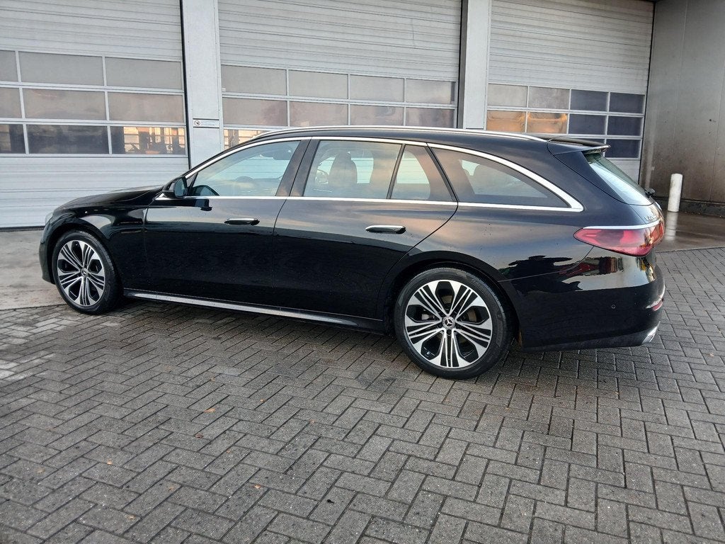 Mercedes-Benz E-Klasse 220 D Break Luxury Line | Trekhaak |, Entreprise, Entretenue par le concessionnaire, 5 portes, Automatique
