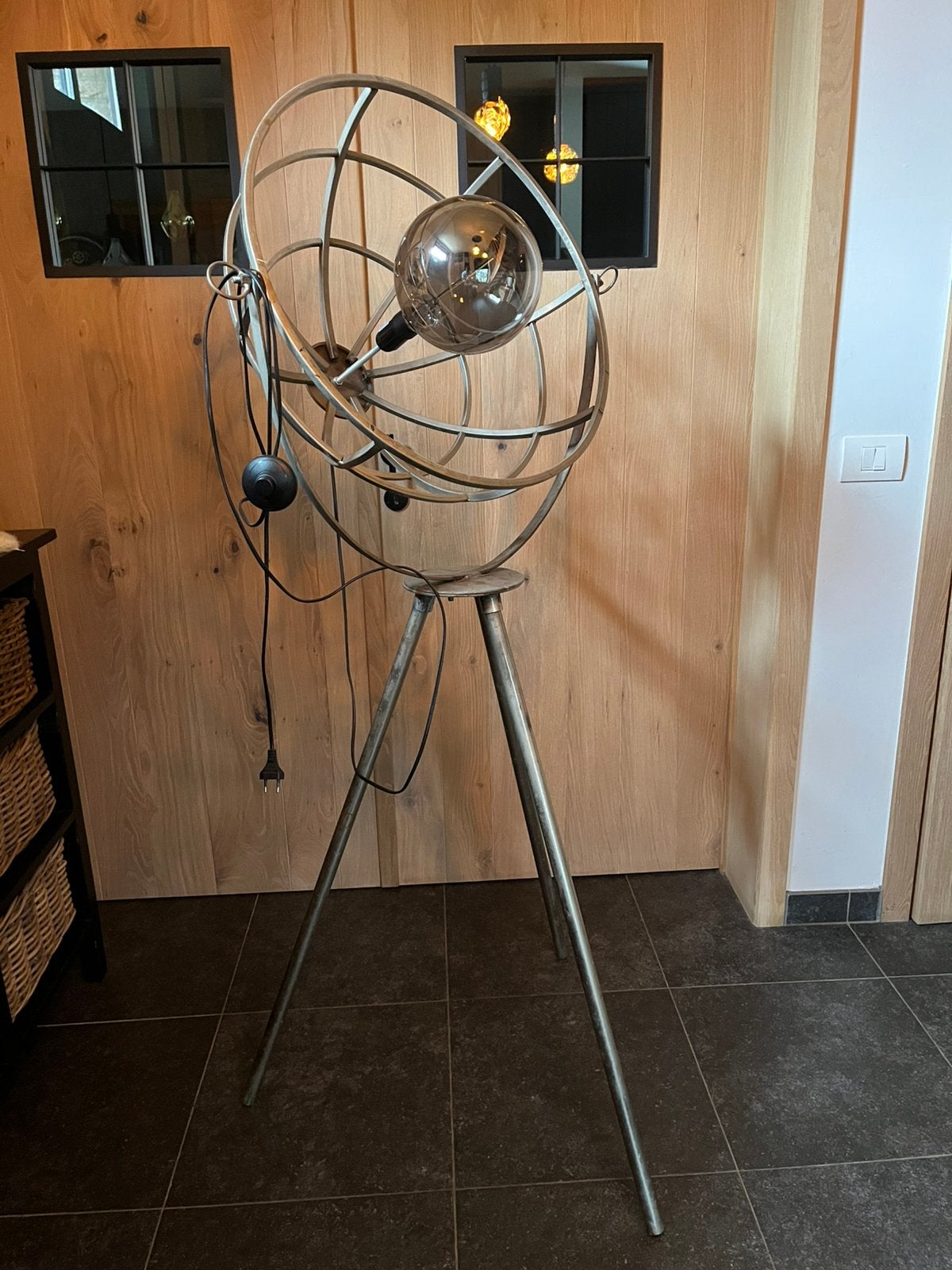 Grote vloerlamp, Ophalen, E27 (groot), Zo goed als nieuw, Metaal