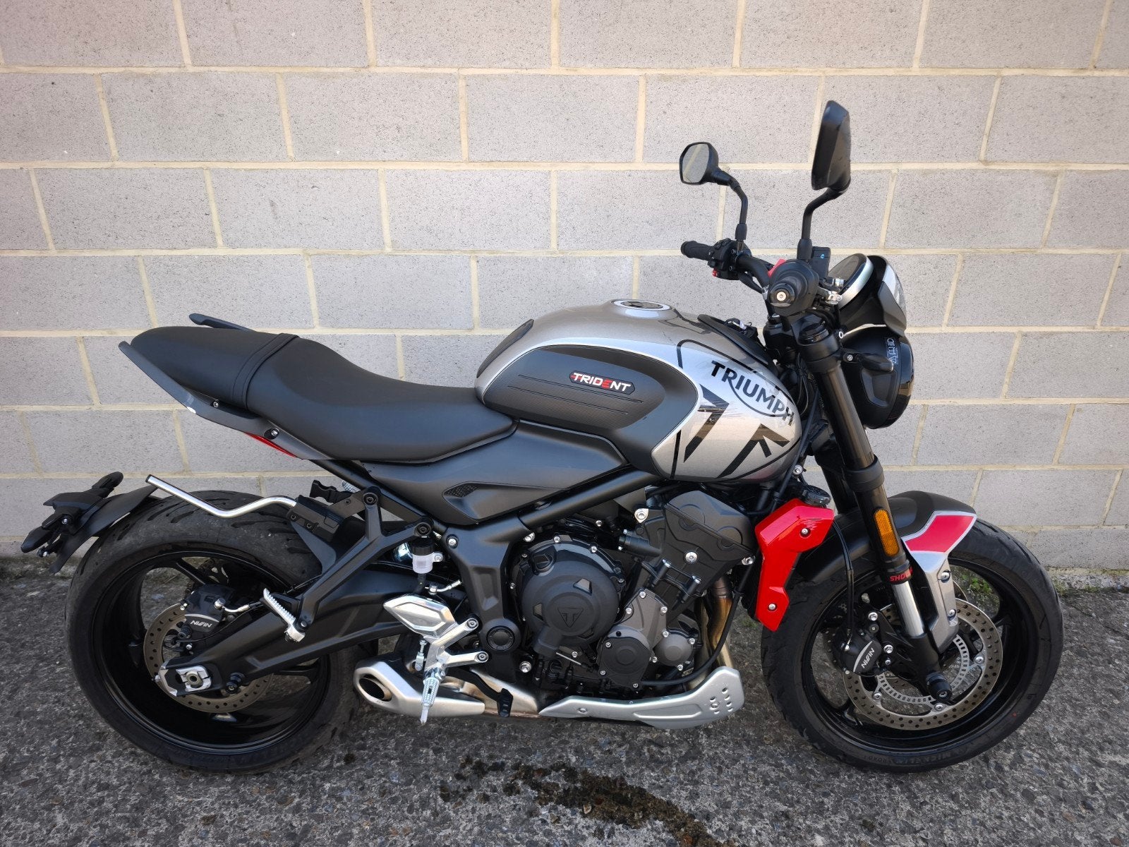 Beschadigde Triumph Trident 660, ABS, Bedrijf, Meer dan 35 kW, Naked bike