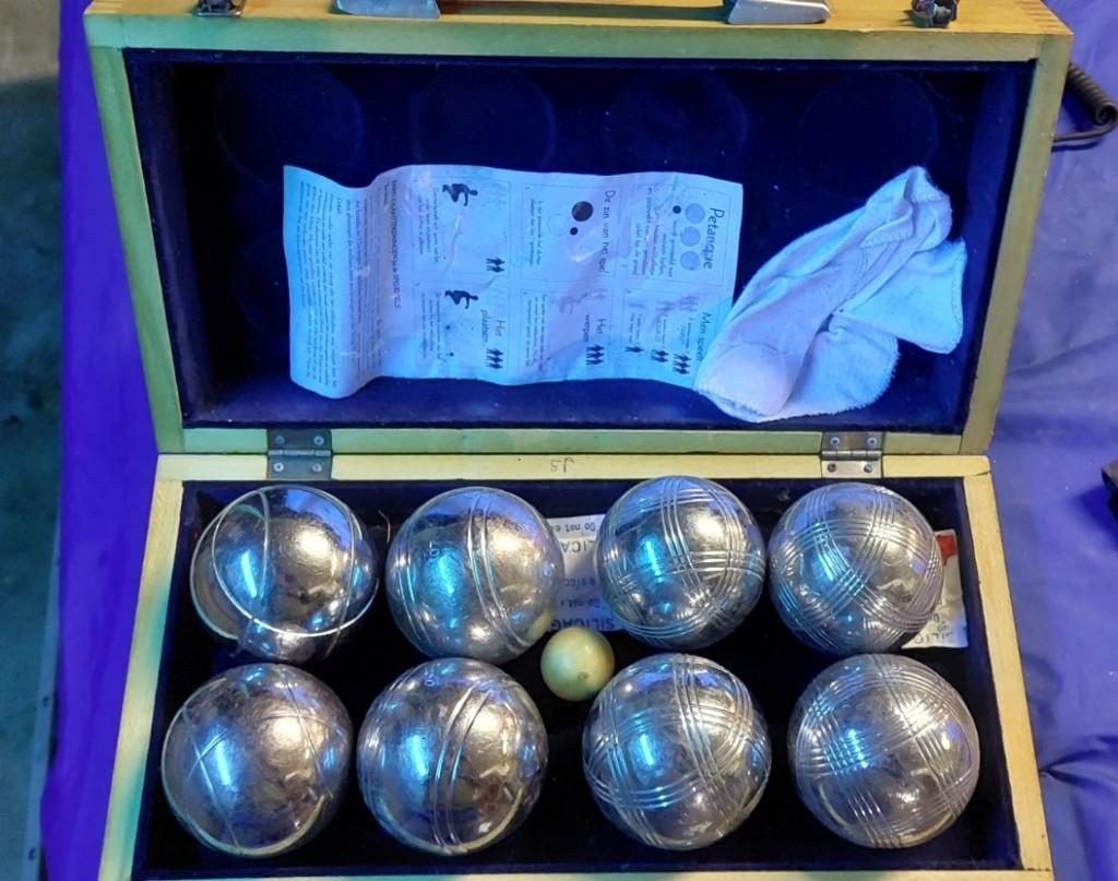 Petanque jeu de boules set 8 metalen ballen kist -Nieuwstaat, Sport en Fitness, Overige Sport en Fitness, Ophalen, Zo goed als nieuw