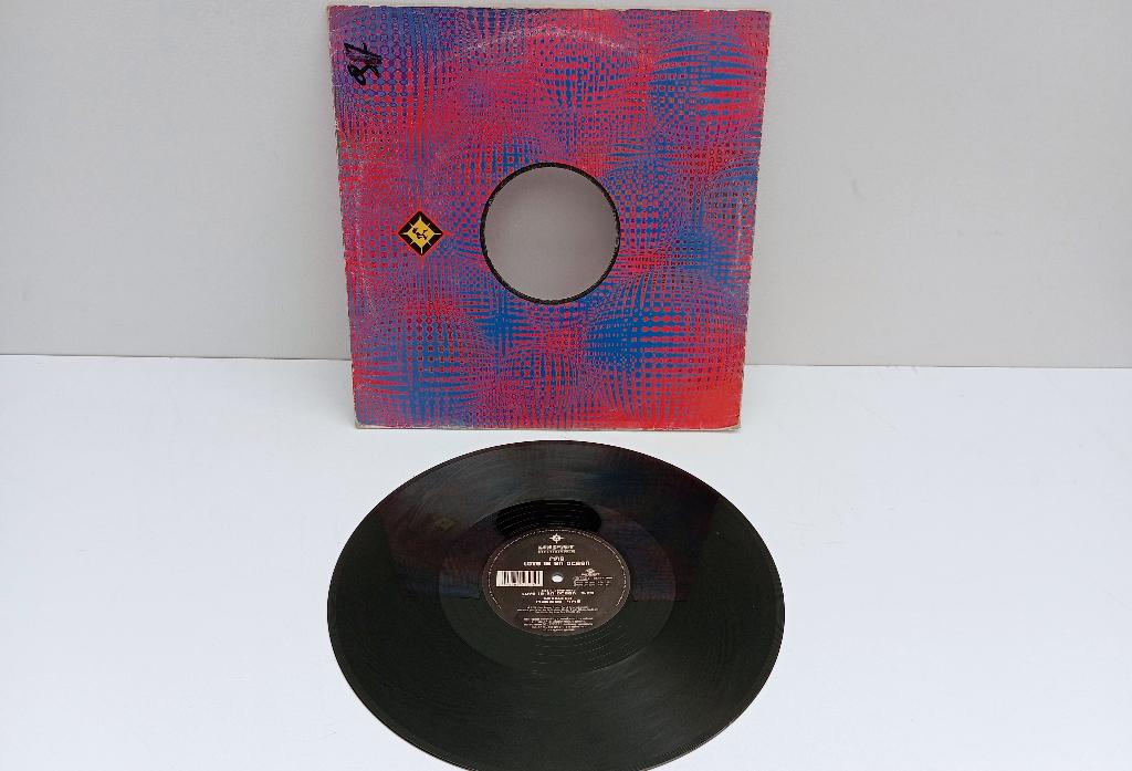 LP RMB LOVE IS AN OCEAN, Cd's en Dvd's, Ophalen of Verzenden, Gebruikt