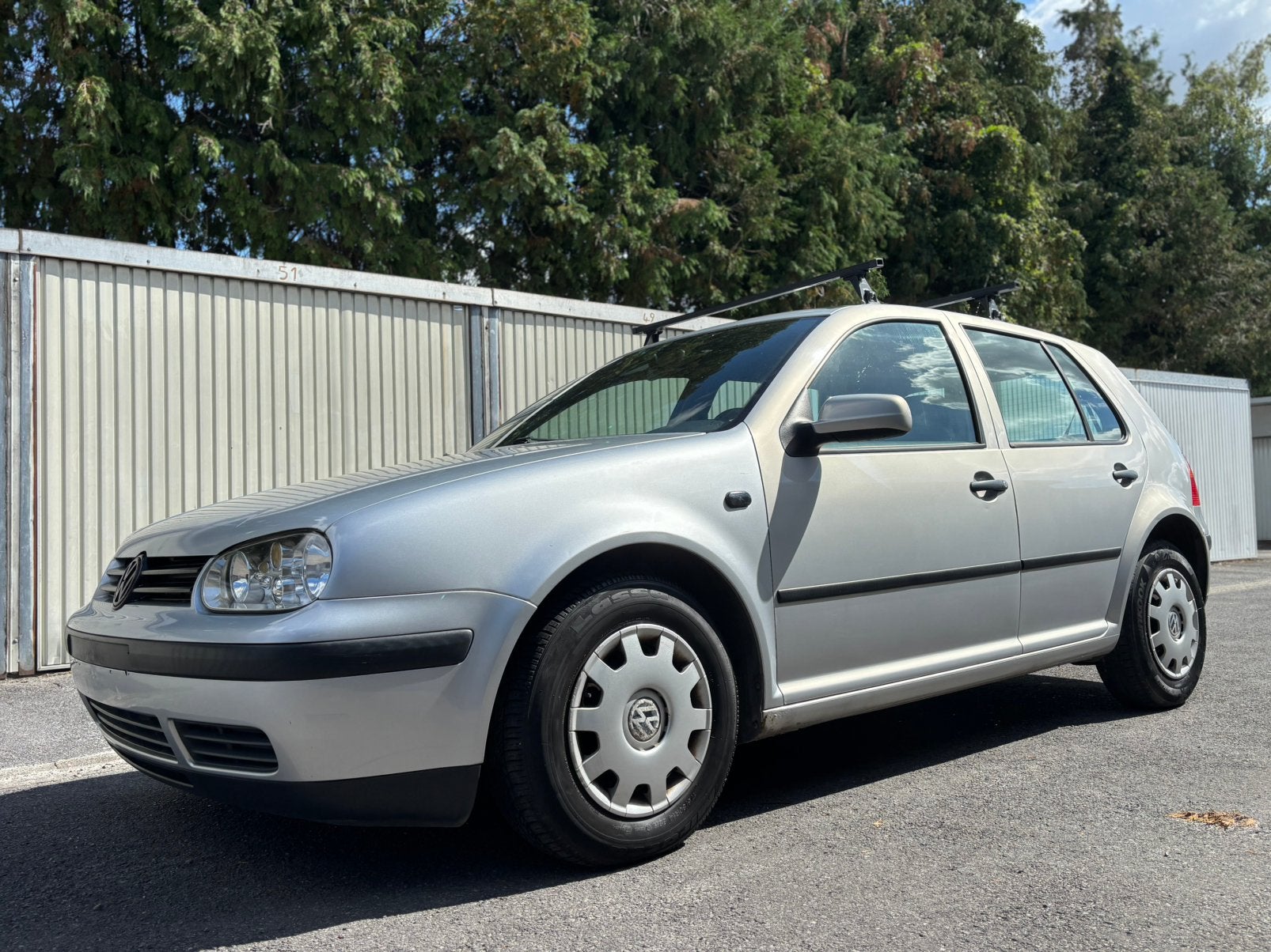Golf 4 - 1.4 Essence - 194 000 Km - 1998, Argent ou Gris, Achat, Boîte manuelle, Noir