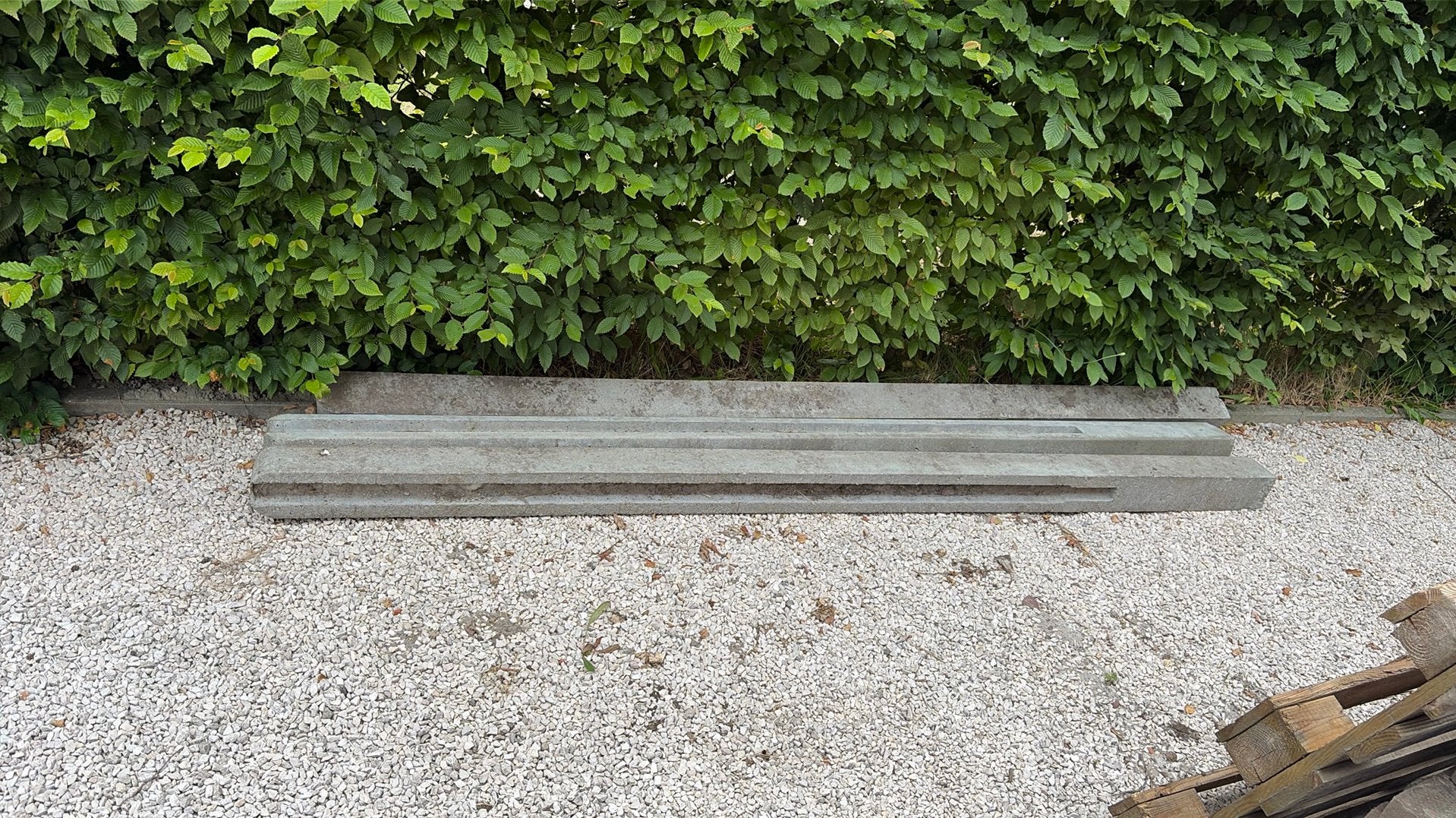 Betonnen balken voor omheining, Ophalen, Zo goed als nieuw