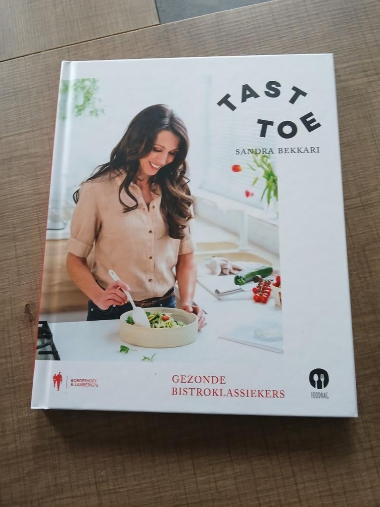 Sandra Bekkari (Tast Toe) Gezonde Bistroklassiekers, Ophalen of Verzenden, Zo goed als nieuw