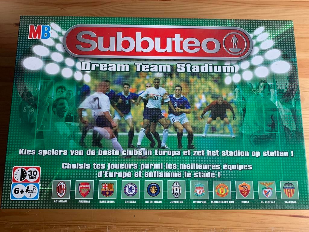 SUBBUTEO « Dream Team Stadium » jeu MB, Enlèvement, Comme neuf