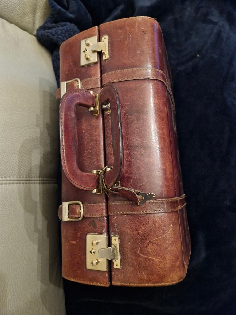 Trousse de beauté  voyage cuir vintage  années 50 v Principe, Enlèvement, Utilisé, Rigide, Avec miroir(s)