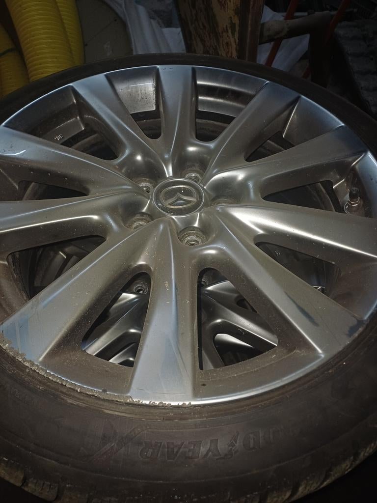 Jantes Mazda3 avec 3 bon pneus., Enlèvement