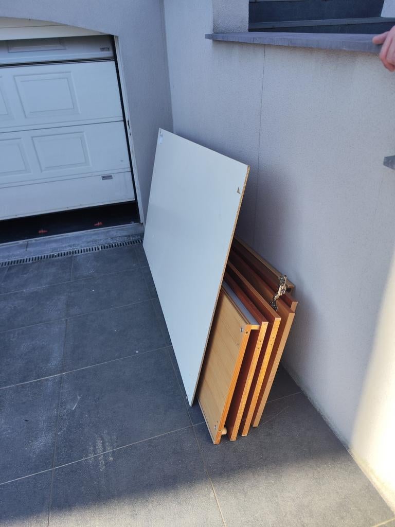 Armoire en bois, bon état hauteur 2m30 démontée complète, Enlèvement, Bois