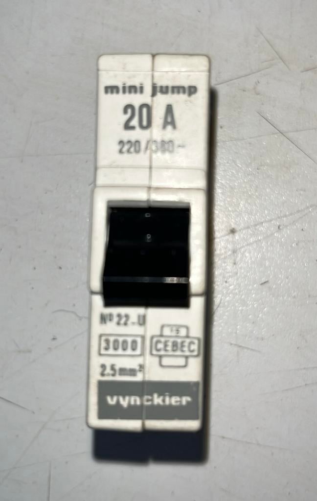 Vynckier - Automatische zekering 20A, Ophalen of Verzenden, Gebruikt