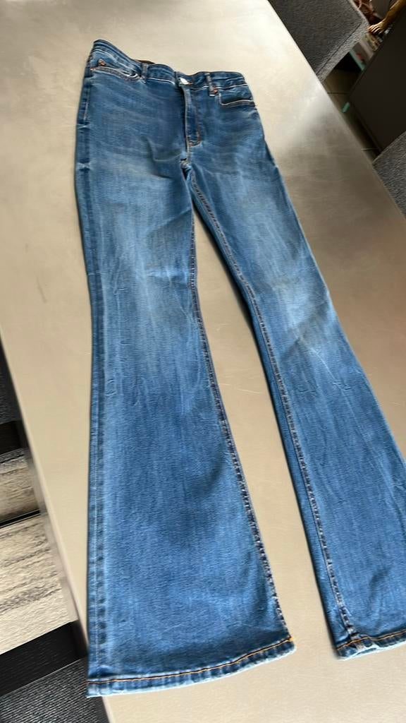 Jeans Zara taille 38, Vêtements | Femmes, Enlèvement ou Envoi, Comme neuf