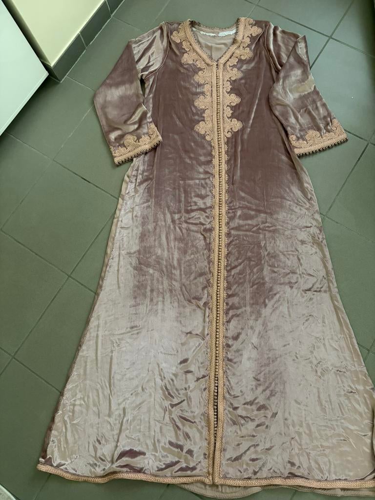 Caftan marocain Moubra avec broderie raffinée, Enlèvement ou Envoi, Neuf, Taille 42/44 (L), Autres couleurs
