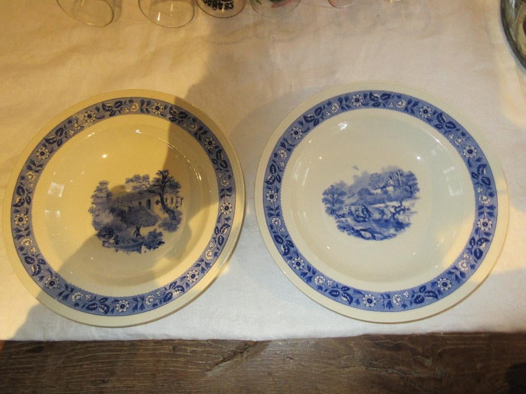 2 assiettes anciennes BOCH La Louvière design bleu vintage, Enlèvement
