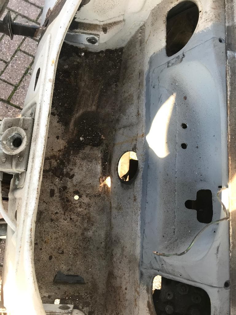 Keiharde VW Kever 1967 met schuifdak, foto 9