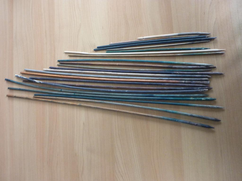 Gratis Lot van 23 houten en bamboo stokken, Enlèvement ou Envoi