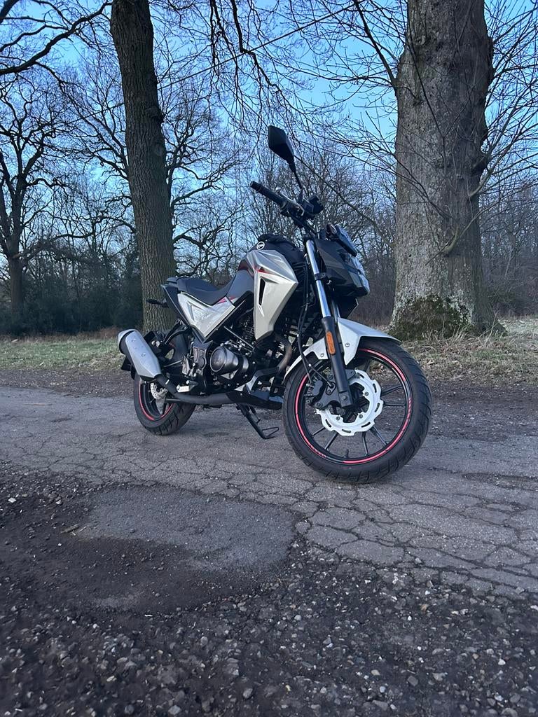 Geschakelde 125cc sym, Motoren, Ophalen, 1 cilinder, 11 kW of minder