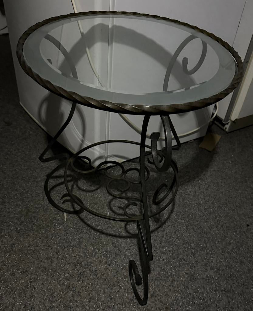 vintage smeedijzeren bijzettafel met glazen blad, Antiek en Kunst, Ophalen