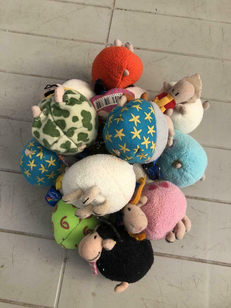 Sleutelhangers Dolli uit  Dreamland en brooddoos., Enfants & Bébés, Jouets | Jouets de bébé, Comme neuf, Enlèvement ou Envoi