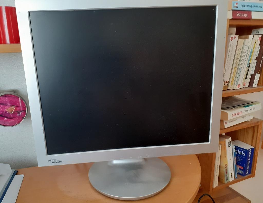 URGENT Ecran moniteur LED FUJITSU SIEMENS SCALEOVIEW, Informatique & Logiciels, Enlèvement, Comme neuf, VGA, LED