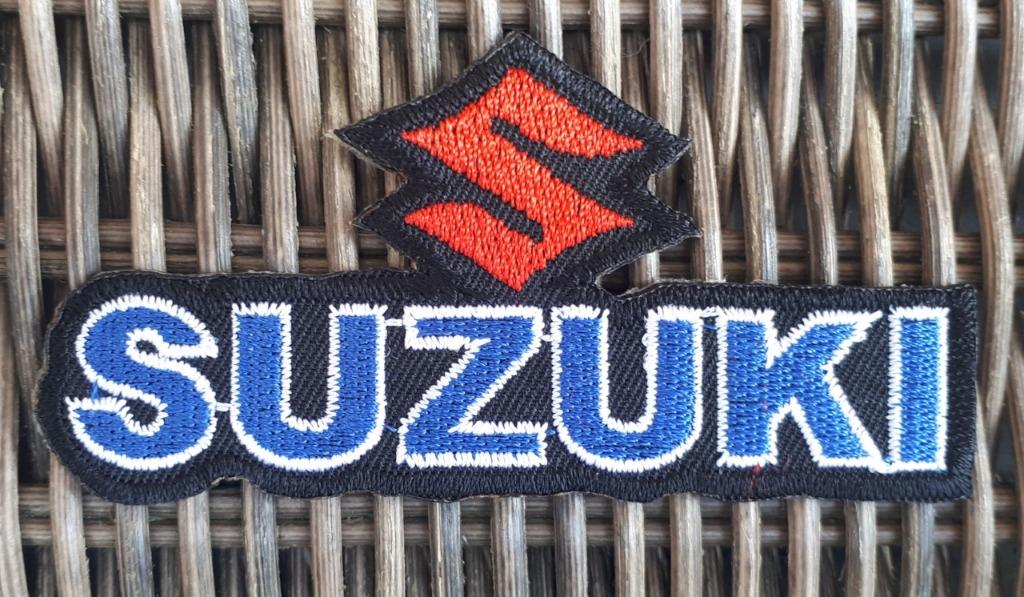 Emblème en fer à repasser pour moto Suzuki, 91 x 45 mm, Enlèvement ou Envoi, Neuf