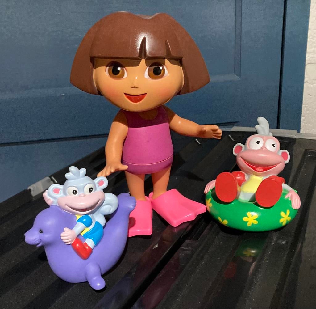 La poupée palmée Dora et ses 2 amies., Enlèvement ou Envoi, Comme neuf, Autres types