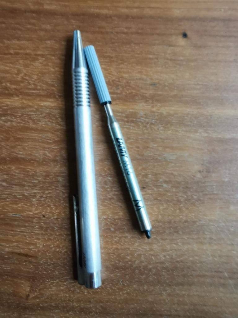 Balpen Lamy zilverkleurig metaal met extra vulling, Ophalen of Verzenden, Gebruikt