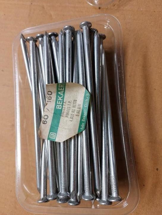 Lot de 50 clous en sergé, Enlèvement, Neuf