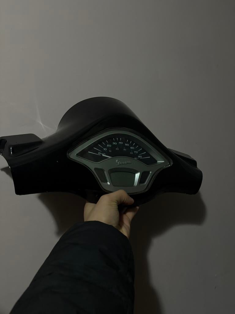 Vespa primavera bord, Ophalen, Zo goed als nieuw