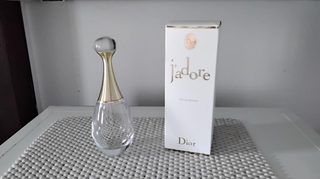 Lege J'adore-fles van Christian Dior met verpakking, Ophalen of Verzenden, Zo goed als nieuw, Parfumfles
