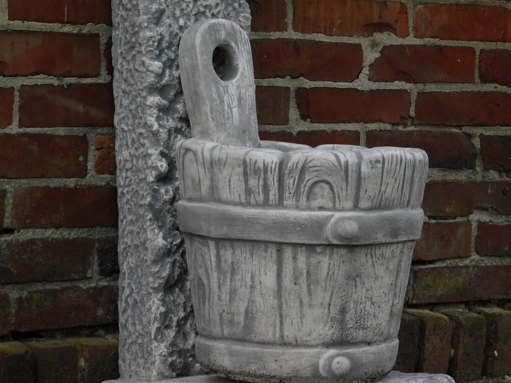 Fontaine avec seau - 80 cm - Pierre, Jardin & Terrasse, Pièces d'eau & Fontaines, Fontaine, Autres matériaux, Enlèvement ou Envoi