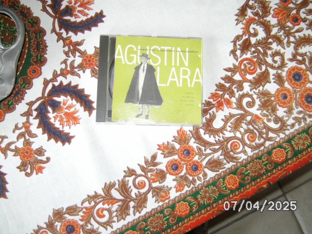Een CD van Agustin Lara, "canta sus incanciones inolvidables, Envoi, Comme neuf, Musique de chambre