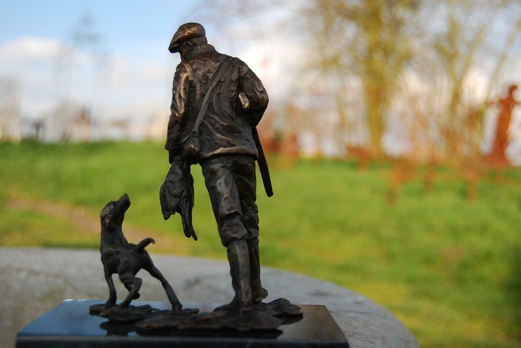 Brons, de jager en zijn hond (gesigneerd), Antiek en Kunst, Ophalen of Verzenden, Brons