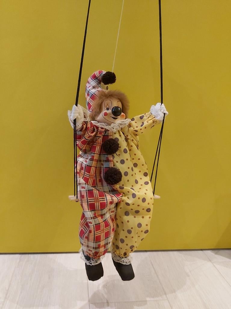 Clown op schommel, Verzamelen, Poppen, Ophalen