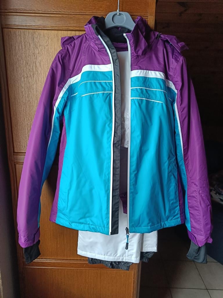 Ski-jas en broek, Enlèvement, Comme neuf, Taille 38/40 (M), Pantalon