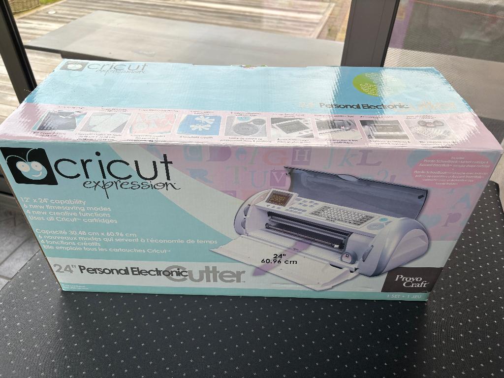 Cricut Expression Snijplotter, Hobby en Vrije tijd, Ophalen, Zo goed als nieuw, Gereedschap of Accessoires