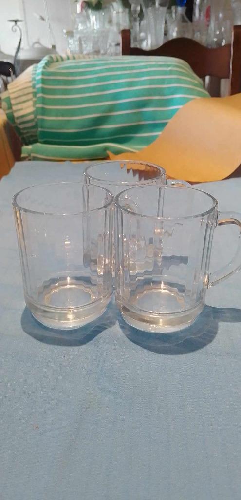 bekers in glas geribbeld zwaar en stevig, Ophalen of Verzenden, Overige stijlen, Kop(pen) en/of Schotel(s), Glas