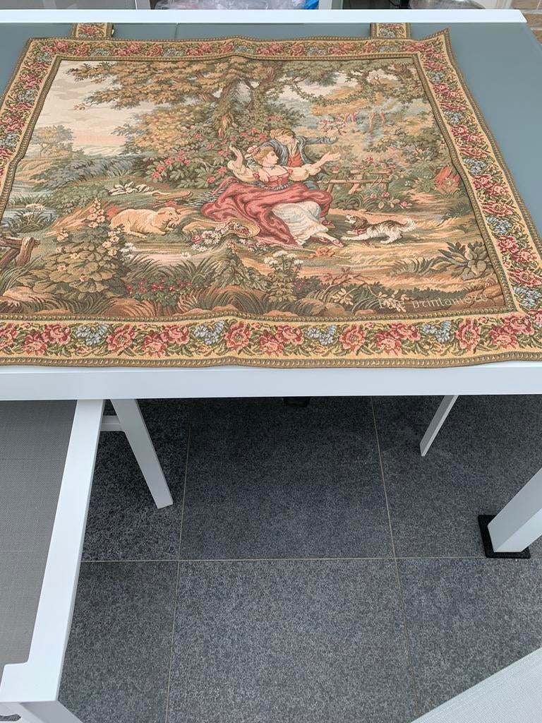 Tapisserie textile carrée, Enlèvement