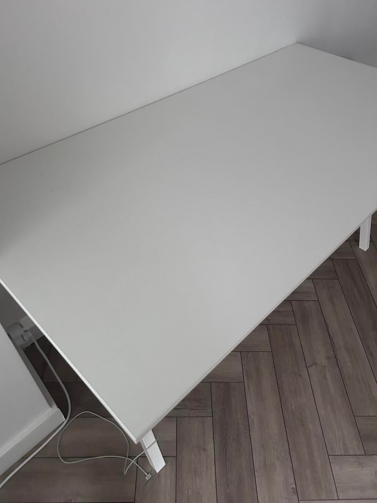 Ikea Bureau tafel zo goed als nieuw, Huis en Inrichting, Bureaus, Ophalen, Zo goed als nieuw