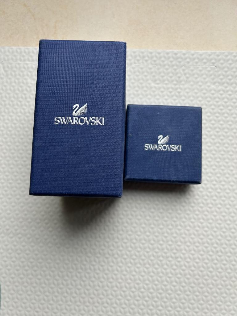 2 Swarovski juwelen: armband + ketting, Verzamelen, Ophalen, Zo goed als nieuw, Sieraad of Horloge