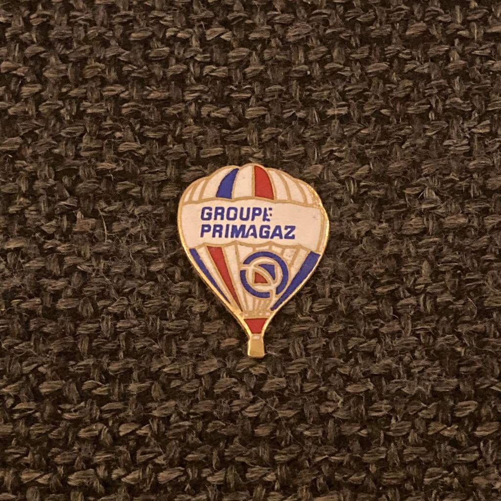 PIN - PRIMAGAZ - LUCHTBALLON - AIR BALLOON - MONTGOLFIÈRE, Envoi, Utilisé, Autres sujets/thèmes, Insigne ou Pin's
