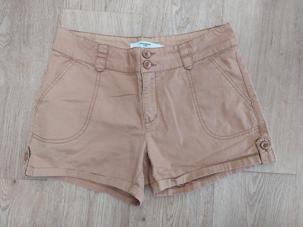 bruine short, geruite short en kaki short in maat M, Ophalen of Verzenden, Gedragen, Maat 38/40 (M), Kort