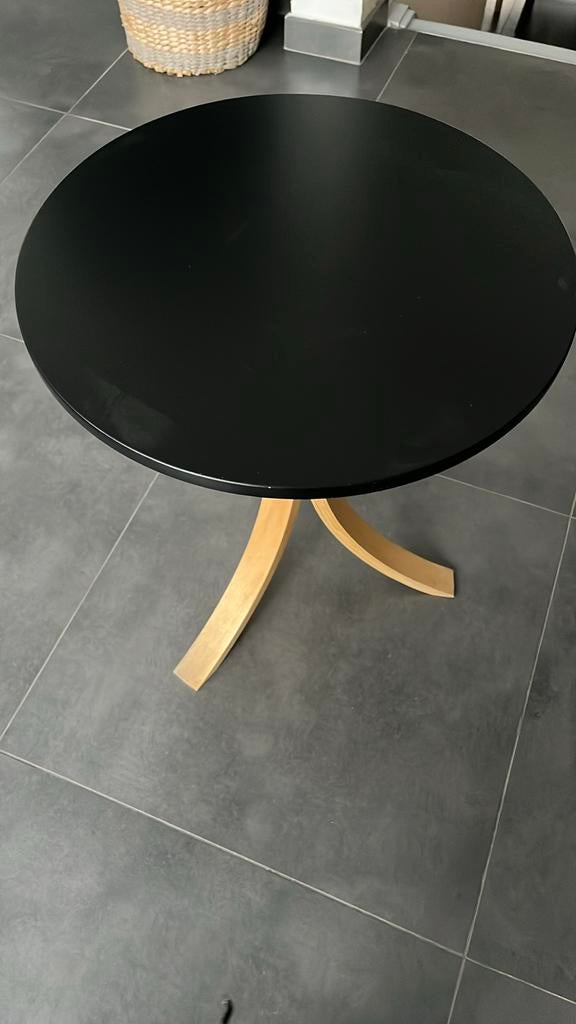 Petite table d’appoint IKEA, Comme neuf