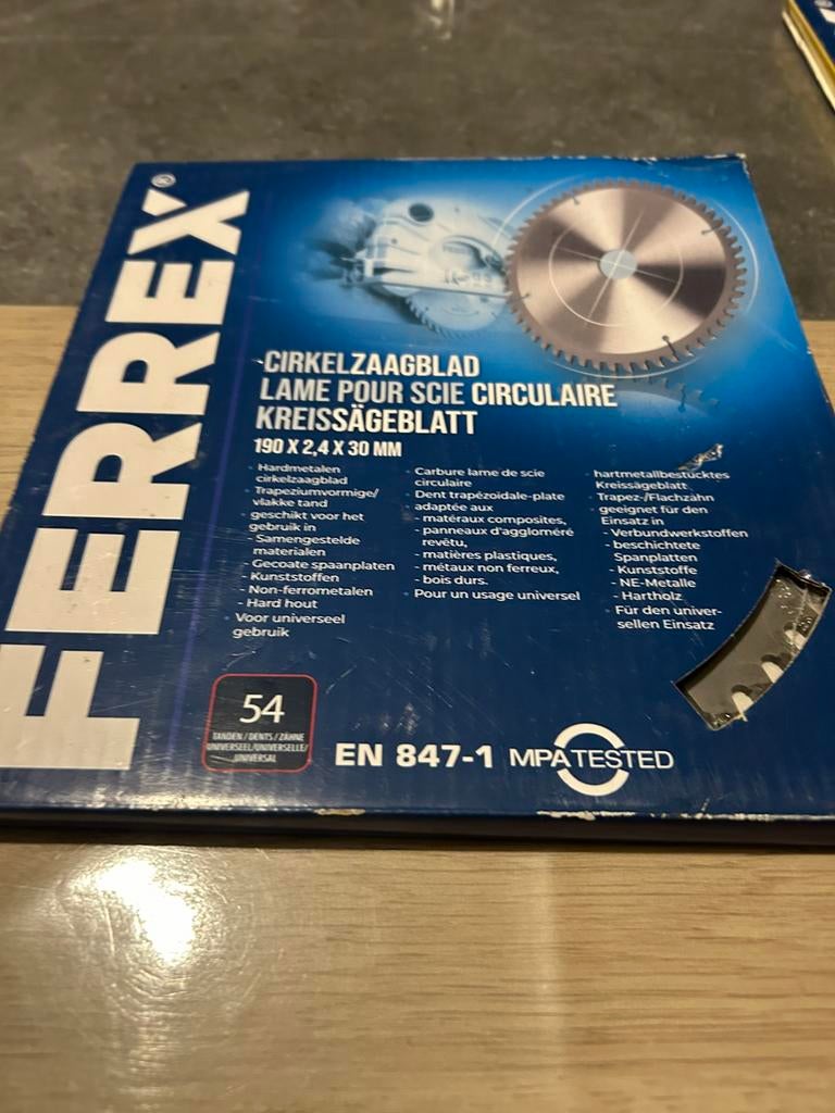 2 nieuwe ferrex cirkelzaagbladeren, Bricolage & Construction, Outillage | Scies mécaniques, Enlèvement, Neuf