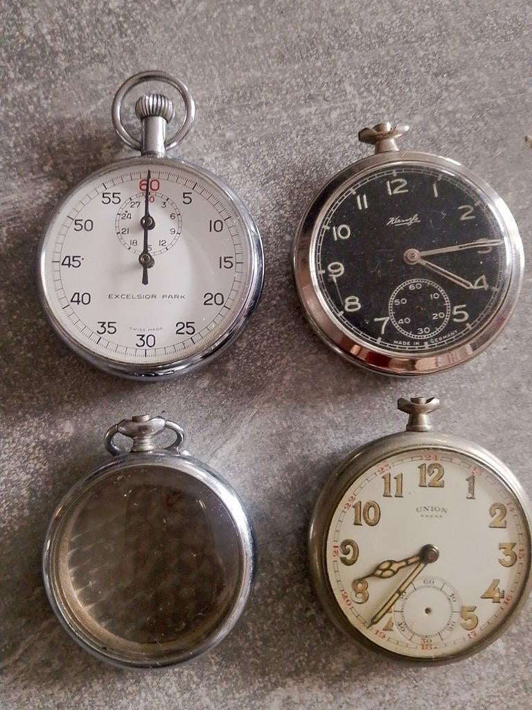 2 zak horloges ,1 cronometer en lege kast., Ophalen